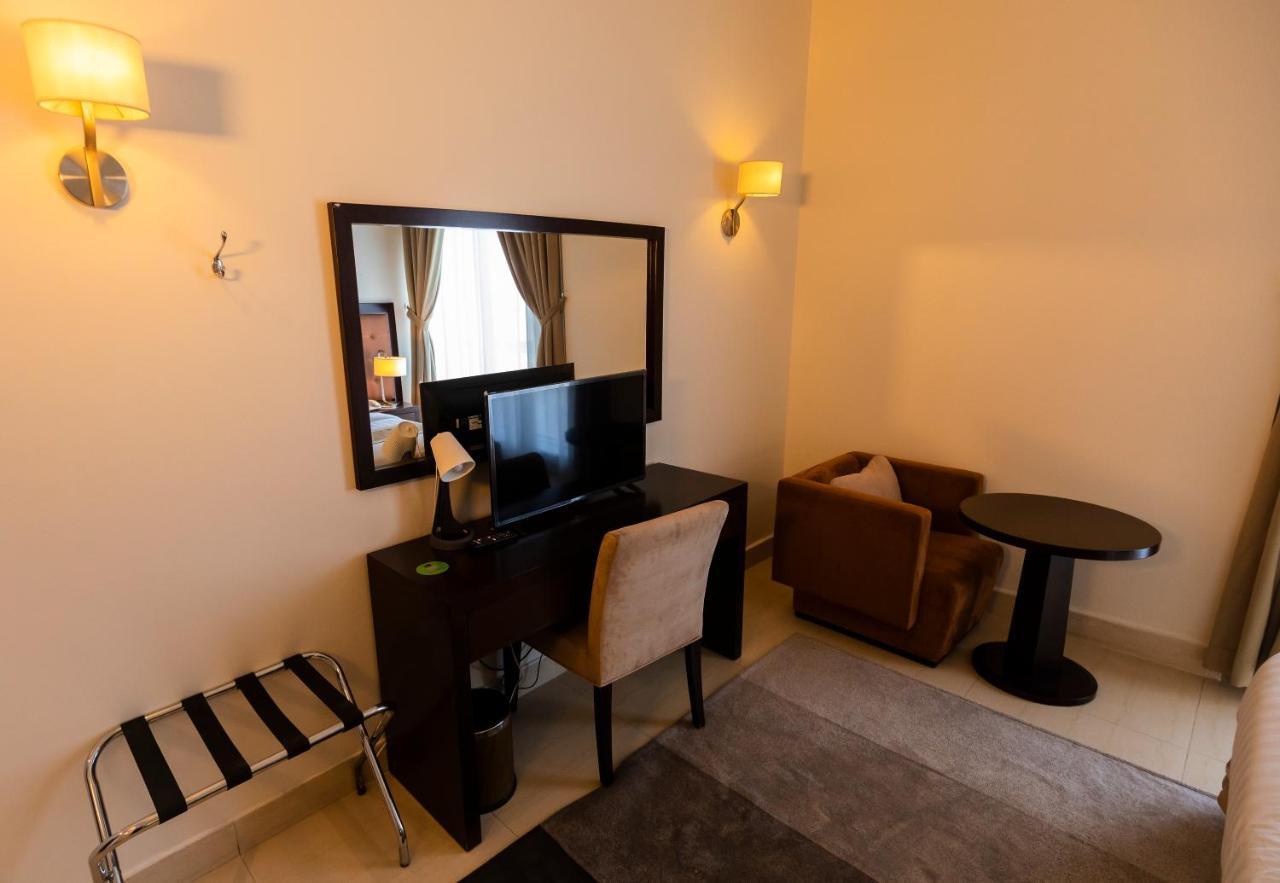 דוחה Imperial Suites Hotel מראה חיצוני תמונה